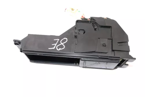 Audi A4 8E B6 B7 Zigarettenanzünder vorne Anzünder 8E0863284aA