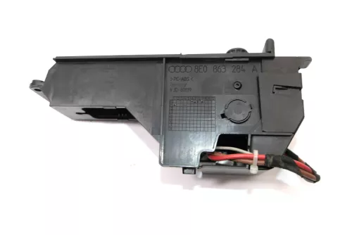 Audi A4 8E B6 B7 Zigarettenanzünder vorne Anzünder 8E0863284aA (160993)