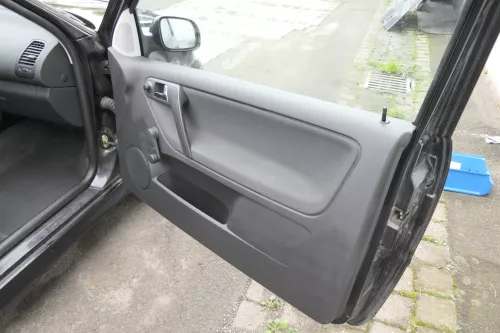 VW Polo 6N2 Türverkleidung Verkleidung Tür vorne rechts 2/3-Türer off-black (161245)
