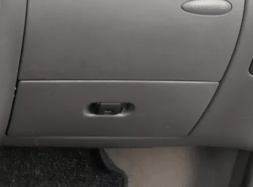 VW Polo 6N Handschufach Fach unter dem Beifahrerairba grau