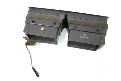 Audi A3 8L Lüftungsdüse Düse Lüftung 8L1820951 Mitte Stecker beleuchtet (161417)