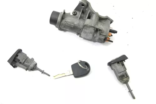 VW Golf 4 Bora Zündschloß + 2x Türschloß mit 1x Schlüssel Tür Schloß schwarz (161429)