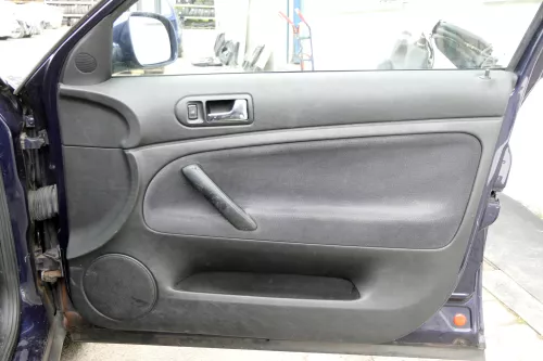 VW Passat 3B Variant Türverkleidung Verkleidung Tür vorne u hinten schwarz links (161541)