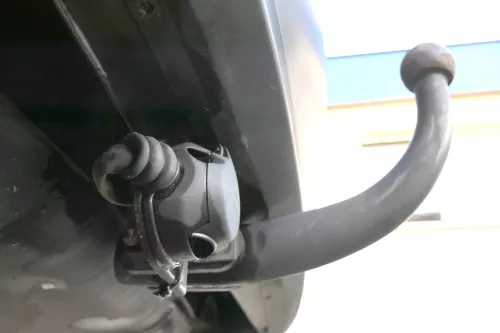 Audi A6 4B feste starr starre Anhängerkupplung Anhängekupplung Kabelbaum Westfal (161557)