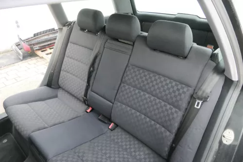 Audi A6 4B Avant Kombi Rückbank Rücksitzbank Sitz Rücksitz 3 Punkt ohneKopfstütz (161564)