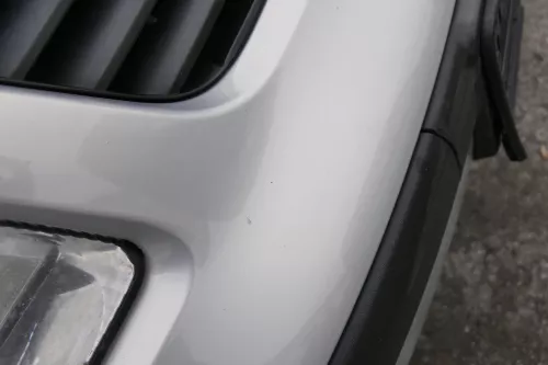 VW Passat 3B Stoßstange vorne Frontstoßstange Stoßfänger silber LB7Z grau Grill (161685)