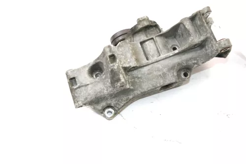 VW Golf 4 Bora Konsole Aggregateträger Halter Lichtmaschine 032145167H 1,4 16V (162032)