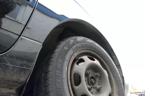 VW Lupo Kotflügel vorne rechts schwarz L041 uni 162081 (162081)