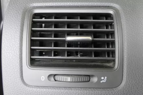 VW Golf 5 1K auch Kombi Lüftungsdüse Düse Lüftung Frischluftausströmer links