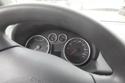 Audi A2 8Z Tacho Tachometer Kombiinstrument 8Z0920900M TDI 1.4 Diesel