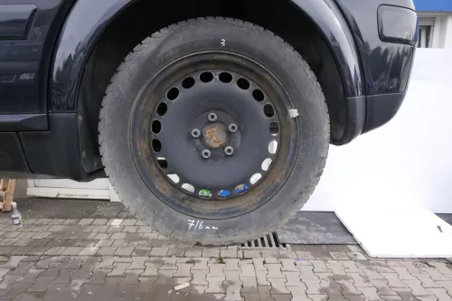 4x Audi A2 Reifen Felgen 175/60 R15 81H M+S Winterreifen Reifen 8Z0601027 5-7mm (162220)