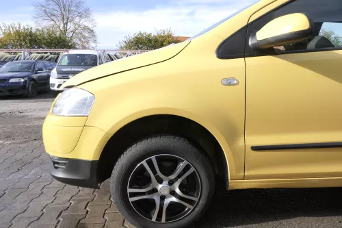 VW Fox Kotflügel vorne links gelb LY1C