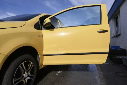 VW Fox 5Z Tür vorne links Fahrertür gelb LY1C - ohne Anbauteile