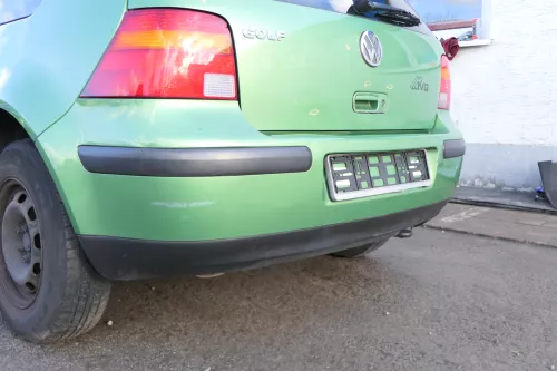 VW Golf 4 Limousine Stoßstange hinten Heckstoßstange Stoßfänger grün LA6P (162596)