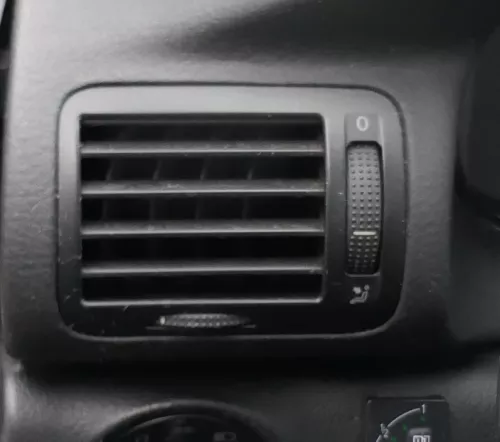 VW Passat 3B 3BG Lüftungsdüse Düse Lüftung links vorne 3B0819703D