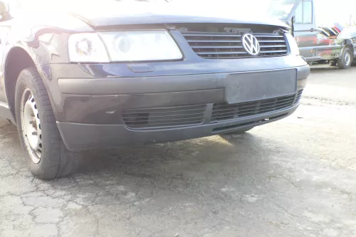 VW Passat 3B Stoßstange vorne Frontstoßstange Stoßfänger vorn schwarz LC9Z SWR (162639)