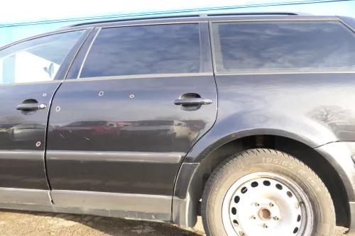 VW Passat 3B 3BG Kombi Variant Tür hinten links schwarz LC9Z magic