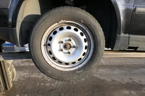 4x Felgen Caddy 2K 195/65 R15 Winterreifen Felge 6jx15H2 ET47 Reifen 2K0601027