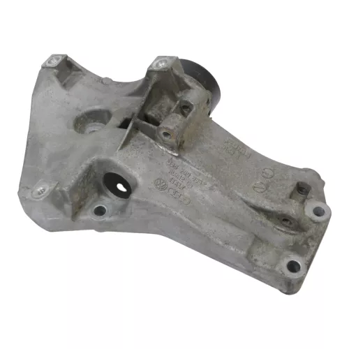 VW Golf 5 Halter Konsole Lichtmaschine Träger 036260883 B 1,4 BCA 55kw 75PS (162676)