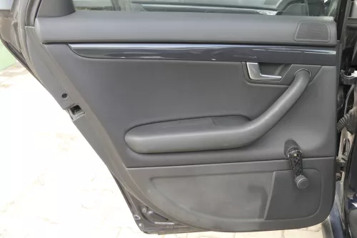 4x Audi A4 8E B6 Türverkleidung Verkleidung Tür vorne + hinten schwarz links (162705)