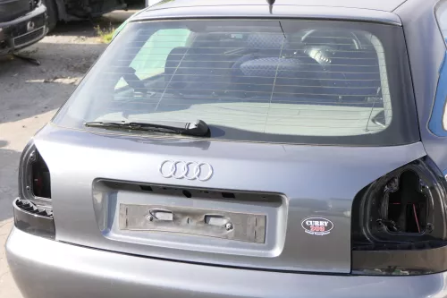Audi A3 8L Facelift Heckklappe Kofferraumklappe Klappe hinten grau (evtl. LY7K ? (162761)