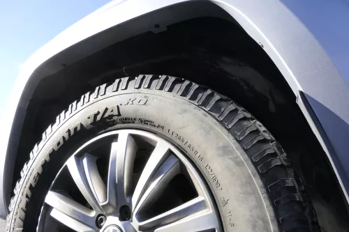 VW Amarok 2H Kotflügel vorne links silber LA7W reflexsilber metallic (162814)