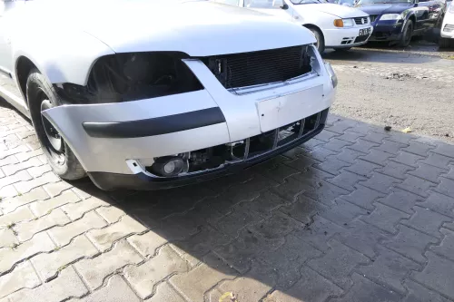 VW Passat 3BG Stoßstange vorne Frontstoßstange Stoßfänger silber LA7W reflexsilb (163297)