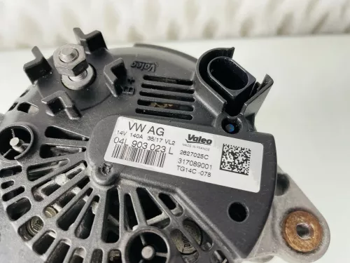 Passat Caddy Lichtmaschine Generator 03L903023K 140A 2,0 TDI Freilauf  ## (163436)