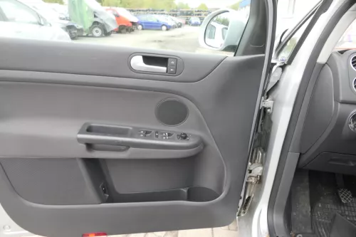 VW Golf Plus 5M 4x Türverkleidung Verkleidung Tür vorn hinten links schwarz (163511)