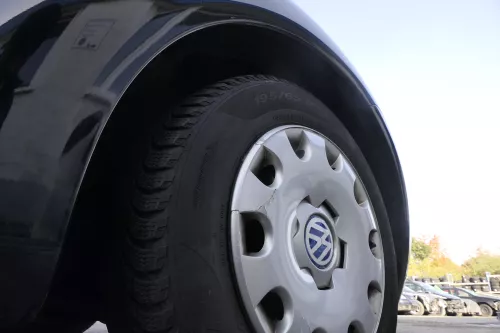 VW New Beetle 9C Kotflügel vorne rechts schwarz L041 1C0821104H (163952)