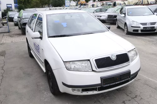 Skoda Fabia 6Y Stoßstange Stoßfänger vorne weiß LF9E 2000-2004