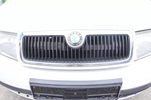 Skoda Fabia 6Y Stoßstange Stoßfänger vorne weiß LF9E 2000-2004 (164154)