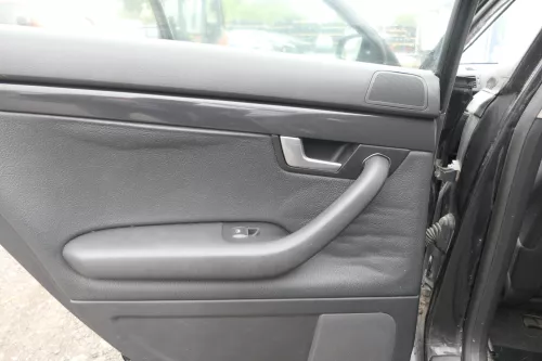 4x Audi A4 8E B6 Türverkleidung Verkleidung Tür schwarz Leder (164246)