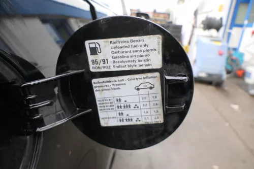 VW Polo 9N3 9N Cross Tankdeckel Klappe Tankklappe Deckel Tank schwarz L041 (164277)