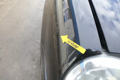 VW Polo 9N Kotflügel vorne rechts schwarz LC9Z bis ca.Bj.2004 - Rost (164312)