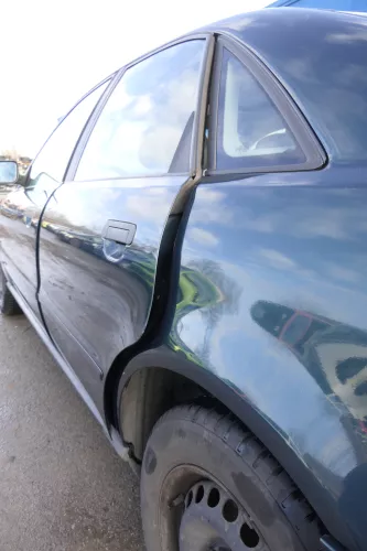 Audi A4 B5 Tür Türblatt hinten links grün LZ6U Kombi Limo