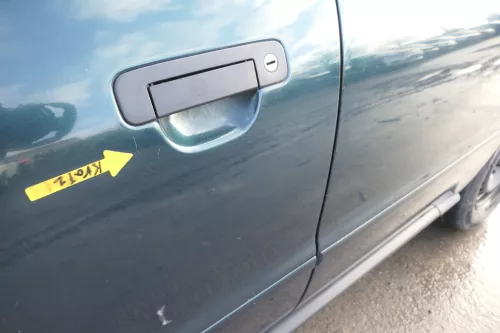 Audi A4 B5 Tür nur Türblatt vorne links Fahrertür grün LZ6U Kombi od Limo (164424)