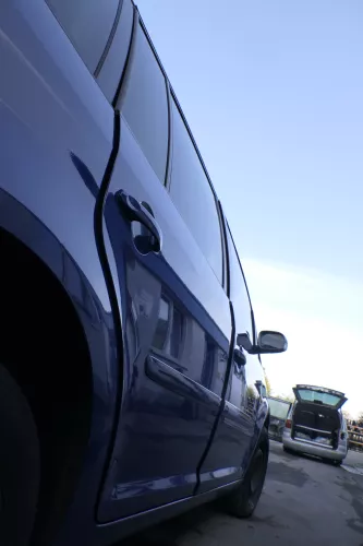 VW Touran 1T 1T3 Tür hinten rechts blau LL5M mit Scheibe - ohne Anbauteile (164490)