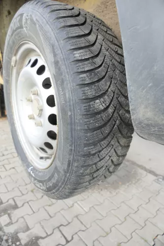 2x Felgen Caddy 2K 195/65 R15 Winterreifen Felge 6jx15H2 ET47 Reifen - 6mm (164569)