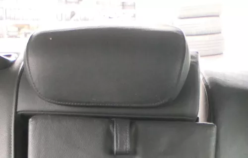 Audi A4 B8 8K Kopfstütze hinten in der Mitte schwarz Leder Milano