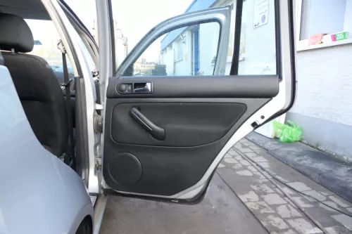 1x VW Golf 4 1J Kombi Türverkleidung Verkleidung Tür hinten rechts schwarz f