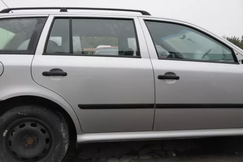Skoda Octavia 1U5 Combi Kombi Variant Tür hinten rechts grau silber LF7T 9102