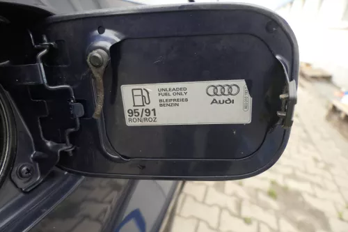 Audi A4 8E B6 Tankdeckel Tankklappe Tank Deckel Klappe blau LY5K  lila (164729)