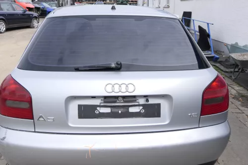 Audi A3 8L bis cBj. ca1999 Heckklappe Kofferraumklappe Klappe hinten LY7M silber