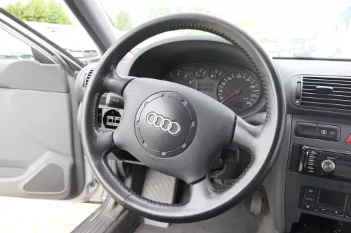 Audi A3 8L A6 4B A4 Lenkrad Lederlenkrad Leder 4-Speichen - ohne Airbag