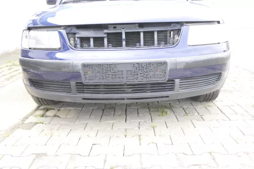 VW Passat 3B Stoßstange vorne Frontstoßstange Stoßfänger blau LB5N