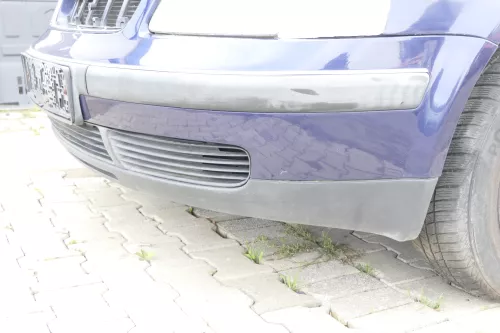 VW Passat 3B Stoßstange vorne Frontstoßstange Stoßfänger blau LB5N (164891)