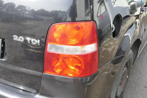 VW Touran 1T Stoßstange hinten Heckstoßstange Stoßfänger schwarz LC9X (164911)