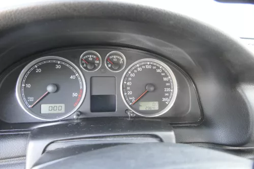 VW Passat 3BG Tacho Tachometer Kombiinstrument 236.000km 3B0920829A Diesel TDI
