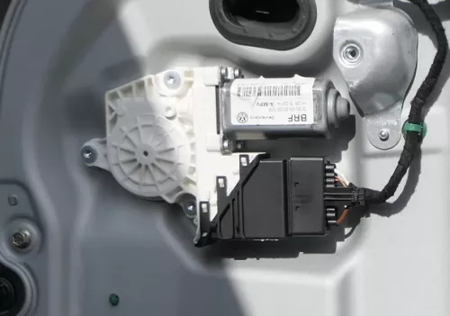 VW Touran 1T ektrischer Fensterheber Motor hinten rechts 1K0959704E L01